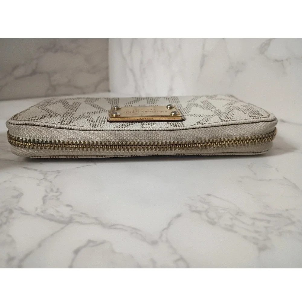MICHAEL KORS Jet Set Vanilla Leather Zip-Around Continental Wallet - EUC